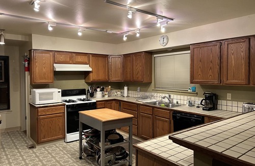 Oak Shores House | Wow! 2 Master Suites, Lake Naci Views, WiFi, and Private Slip!