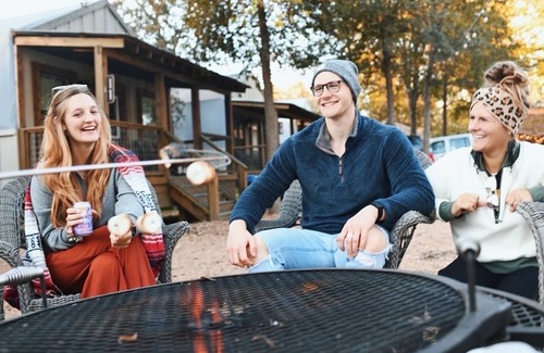 Seguin Cabin | Wow! Brand new Creekfront Cabin! Hot tub, hiking, kayaking & more! - SG6