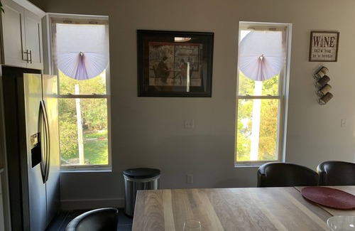 Southeast Omaha House | Wow! Cool 2 story Loft gathering place for 10 sleeps 6