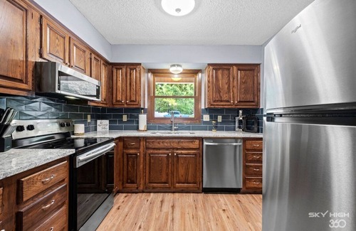 Bella Vista House | WOW! Fabulous Townhouse Walking Distance To Golf, Playground, Trails & More