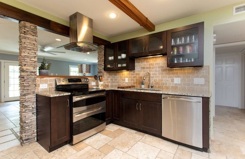 Wilmington House | WOW! Pool+Pizza Oven near Beaches, Downtown & UNCW