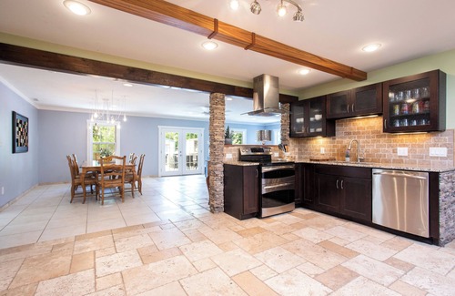 Wilmington House | WOW! Pool+Pizza Oven near Beaches, Downtown & UNCW