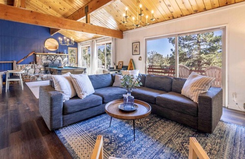Whispering Forest Cabin | WOW Views, Spa, AC Unit, Pool Table, Dog OK!