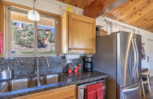 Whispering Forest Cabin | WOW Views, Spa, AC Unit, Pool Table, Dog OK!