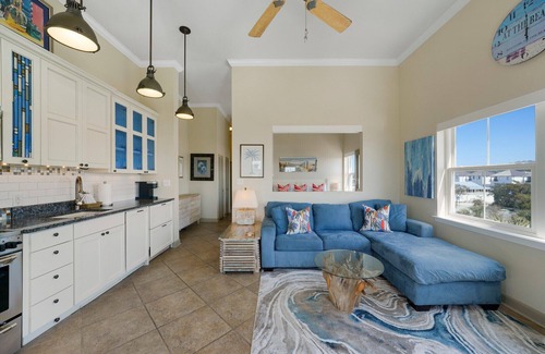 Gulf Place Condo | WOW! Water View Corner Unit, Free Wine + Bottled Water Arrival Gift