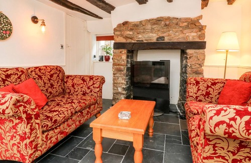 Chulmleigh Cottage | WREN COTTAGE, pet friendly, with a garden in Chulmleigh