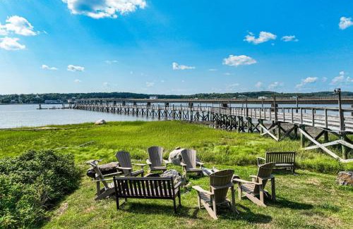 Edgecomb Hotel | Writer’s Cove