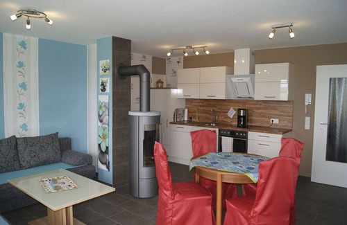 Borgerende Apartment | Wunderschöne Ferienwohnung mit Kamin, Fußbodenheizung und Blick in die Natur und nur 200 m bis zur Ostsee