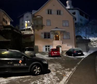 Grisons Apartment | Wunderschöne Ferienwohnung in den Bergen