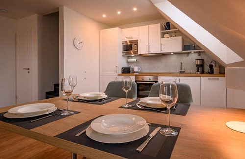 Neu Hauen Apartment | Wunderschöne Obergeschosswohnung in Greetsiel