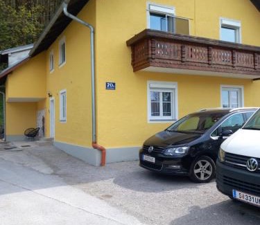 Laakirchen Apartment | Wunderschönes 2Zimmer Apartment in Sbg