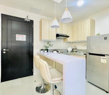 Mandurriao Apartment | WV 17 Sleek & Trendy Studio with Bunk Bed
