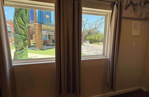 Medicine Park Apartment | WW Military Tribute Tiny House|Medicine Pk StayADA