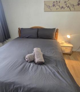 Nottingham House | Wye Central Stay - Free Parking