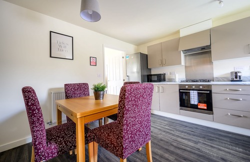 Chapeltown House | Wykebeck Mount by Our Home Short Stays