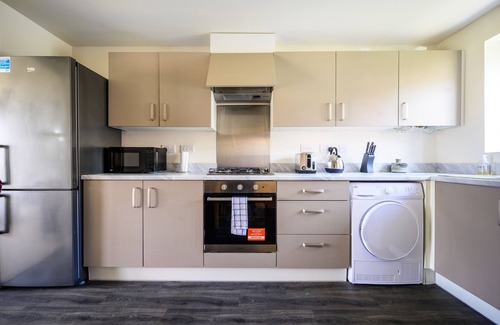 Chapeltown House | Wykebeck Mount by Our Home Short Stays