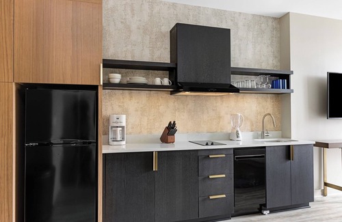 Downtown Atlanta Condo | Wyndham Atlanta Resort | Five 2BR/2BA Suites