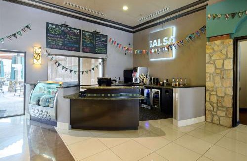 Biggs Field Hotel | Wyndham El Paso Airport and Water Park