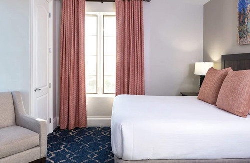 Downtown San Antonio Resort | Wyndham La Cascada Resort ~ 2B Presidential ~ In the heart of San Antonio!