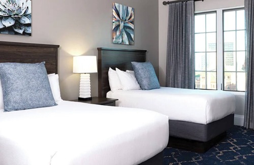 Downtown San Antonio Resort | Wyndham La Cascada Resort ~ 2B Presidential ~ In the heart of San Antonio!