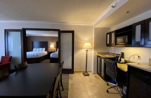 Burnsville Hotel | Wyndham Minneapolis South/Burnsville