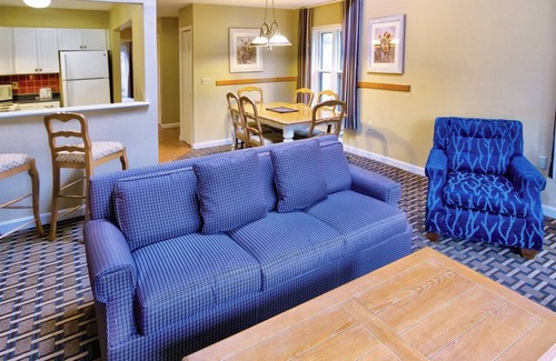 Jamestown Condo | Wyndham Newport Overlook | Three 2BR/2BA Suites