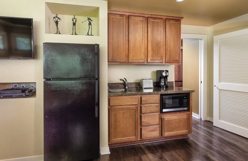 Paradise Valley Village Condo | Wyndham Orange Tree Resort | Two 1BR/1BA Suites