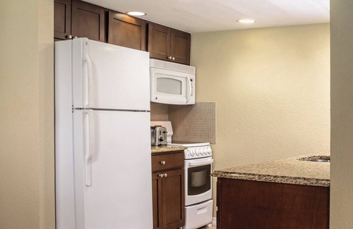 Survey Creek Condo | Wyndham Palm Aire | Three 2BR Suites Sleeps 18!