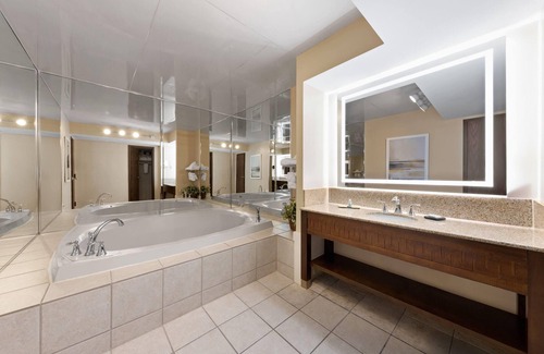 North Little Rock Hotel | Wyndham Riverfront Little Rock
