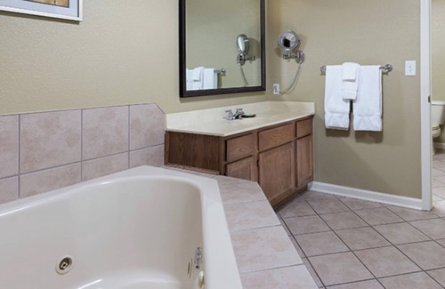Sevierville Condo | Wyndham Smoky Mountains Resort 2BR