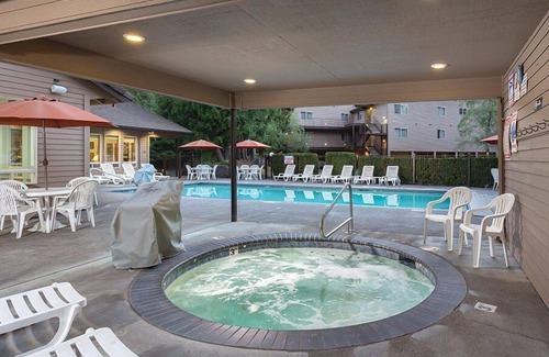 Welches Condo | Wyndham Whispering Woods|2BR/2BA Queen Suite w Blc