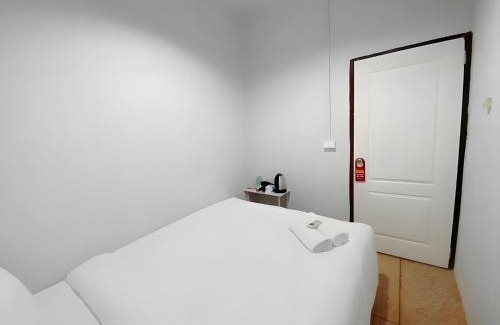 Talat Yot Apartment | X The Hidden Khaosan Road BKK