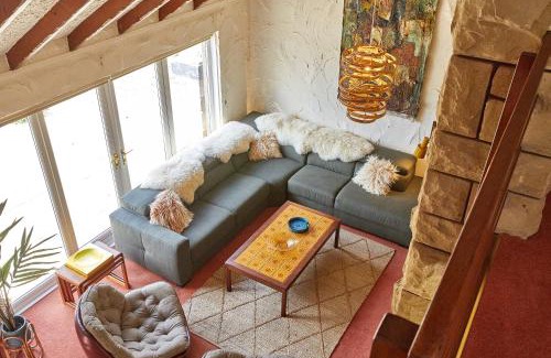 Beadnell House | Xanadu: Stylish Family Home by the Pub and Beach