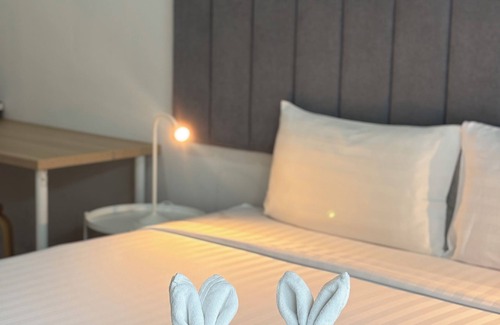 Rawai Hotel | Xen Pool Access
