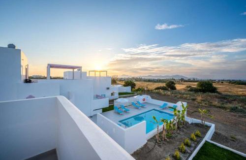Tingaki Villa | XENOS Villa 5 with a private pool near the sea