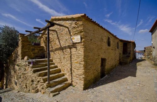 Almaceda House | Xisto Sentido