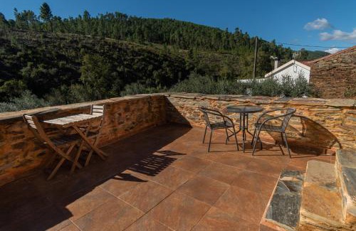 Almaceda House | Xisto Sentido