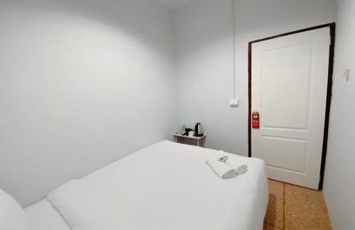 San Chao Pho Suea Apartment | XX BAO The Giant Swing - เสาชิงช้า - San Chao Pho Sua - BAO ศาลเจ้าพ่อเสือ