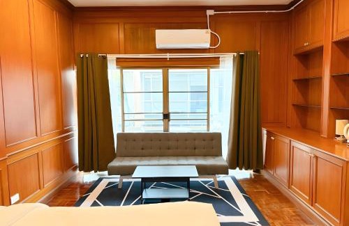 Nana Apartment | XX Stay On Sukhumvit Soi 11 BTS Nana - สเตย์ออน สุขุมวิท 11 รถไฟฟ้านานา