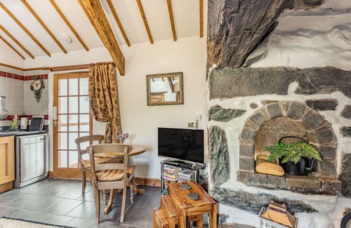 Llanbedr Cottage | Y BECWS, romantic, character holiday cottage in Llanbedr
