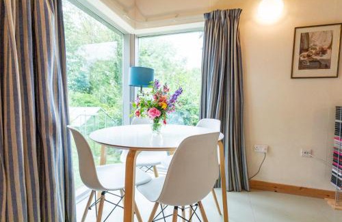 Cardigan House | Y Caban - Cosy Cabin in Pembrokeshire