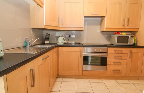 Criccieth Apartment | Y CASTELL APARTMENT 3, family friendly in Criccieth