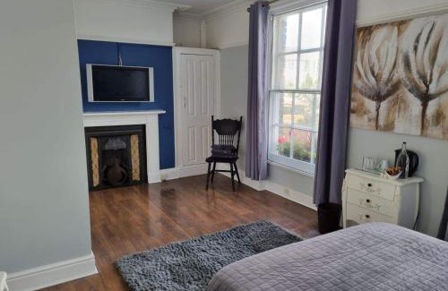 Bont Newydd Hotel | Y Castell
