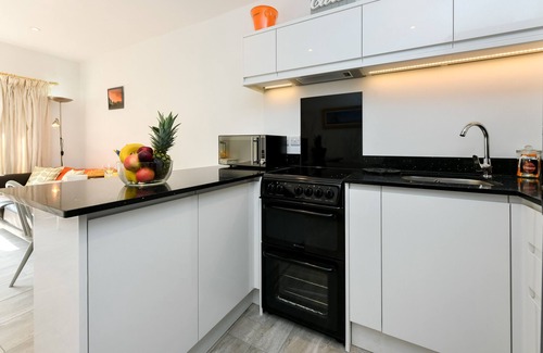 Llanbedrog Apartment | Y Cwtch - One Bedroom Apartment, Sleeps 2