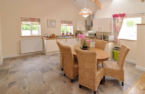 Cardigan Cottage | Y FELIN, pet friendly, with hot tub in Cardigan