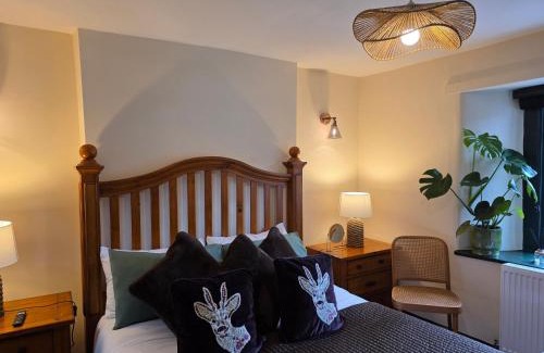 Dolwyddelan Hotel | Y Gwydyr Hotel - Dolwyddelan