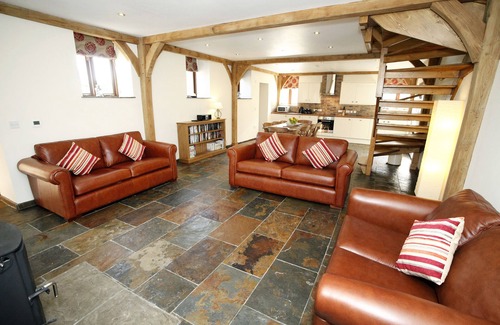 Llanrhidian Higher House | Y Llaethdy - Luxury Barn Conversion at Tir-Cethin Farm on The Gower