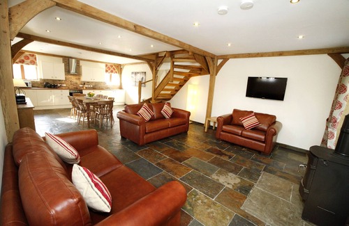 Llanrhidian Higher House | Y Llaethdy - Luxury Barn Conversion at Tir-Cethin Farm on The Gower