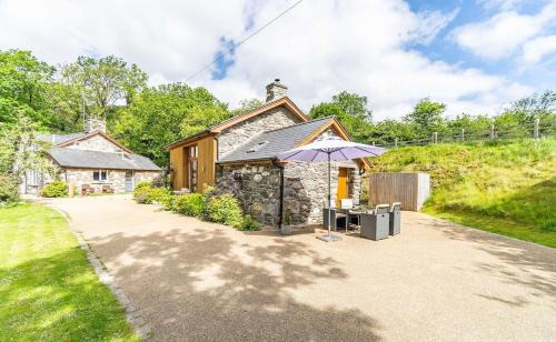 Cwrt House | Y Pandy