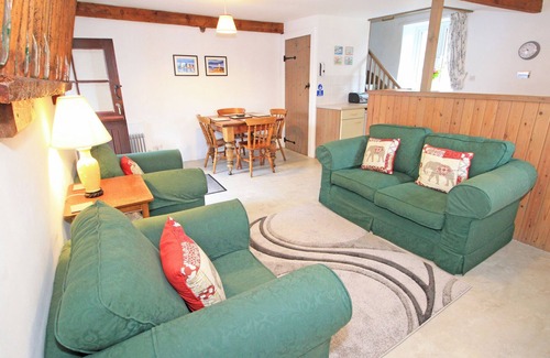 Llanbedr Cottage | Y STABL (THE OLD STABLE), pet friendly, with a garden in Llanbedr
